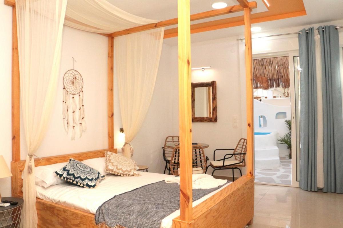 Deluxe Suite with Spa Bath