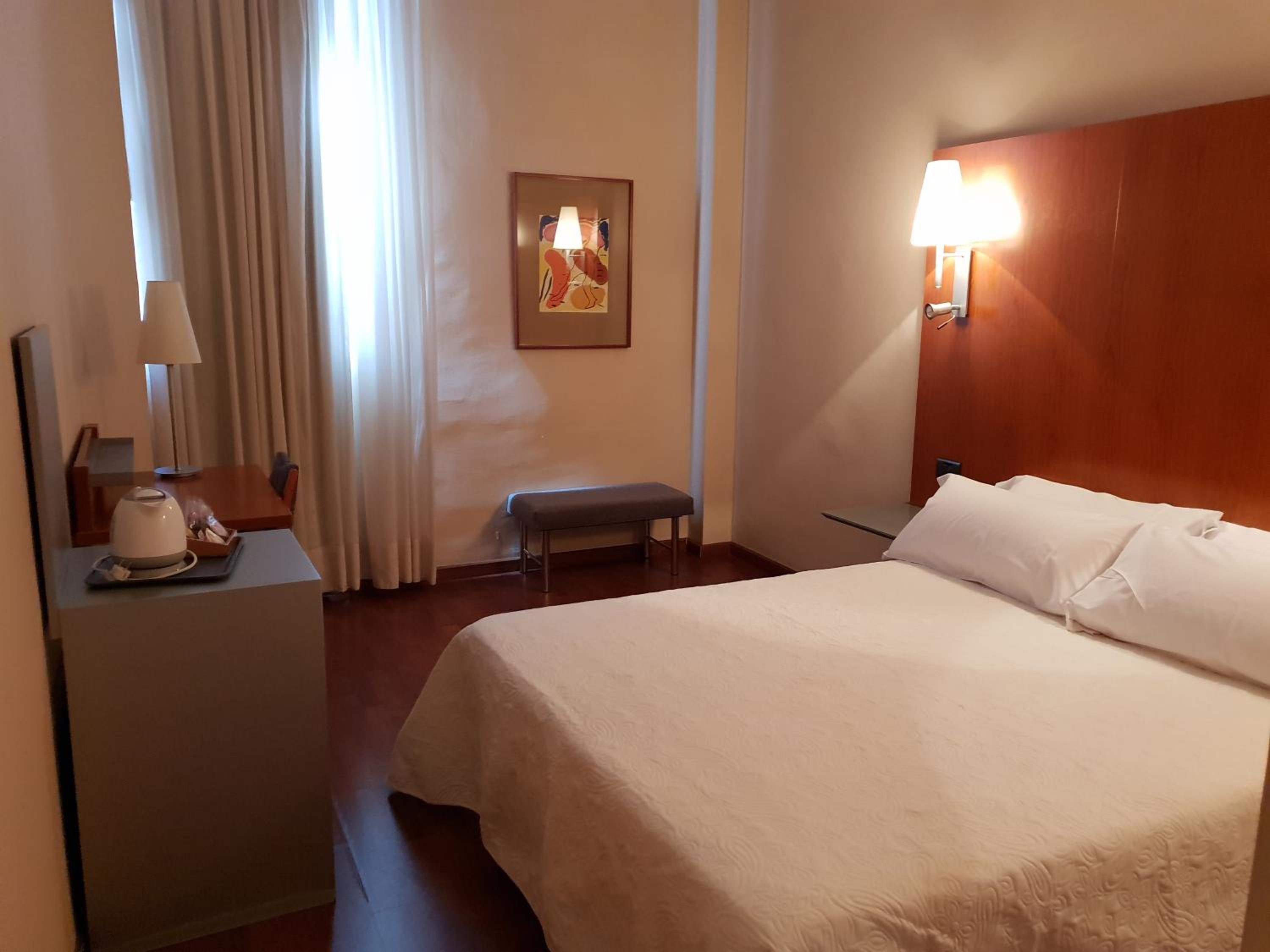 Deluxe Double Room with Shower photo 3