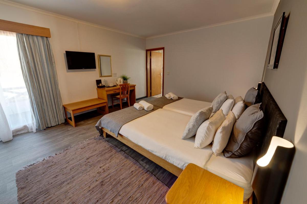 Deluxe Double or Twin Room with Balcony photo 3