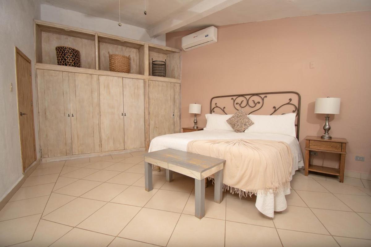 Deluxe King Room photo 1