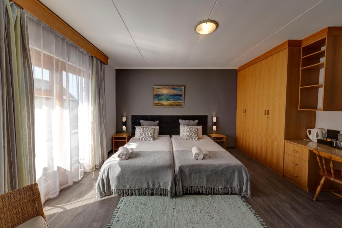 Deluxe Double Room with Balcony photo 1