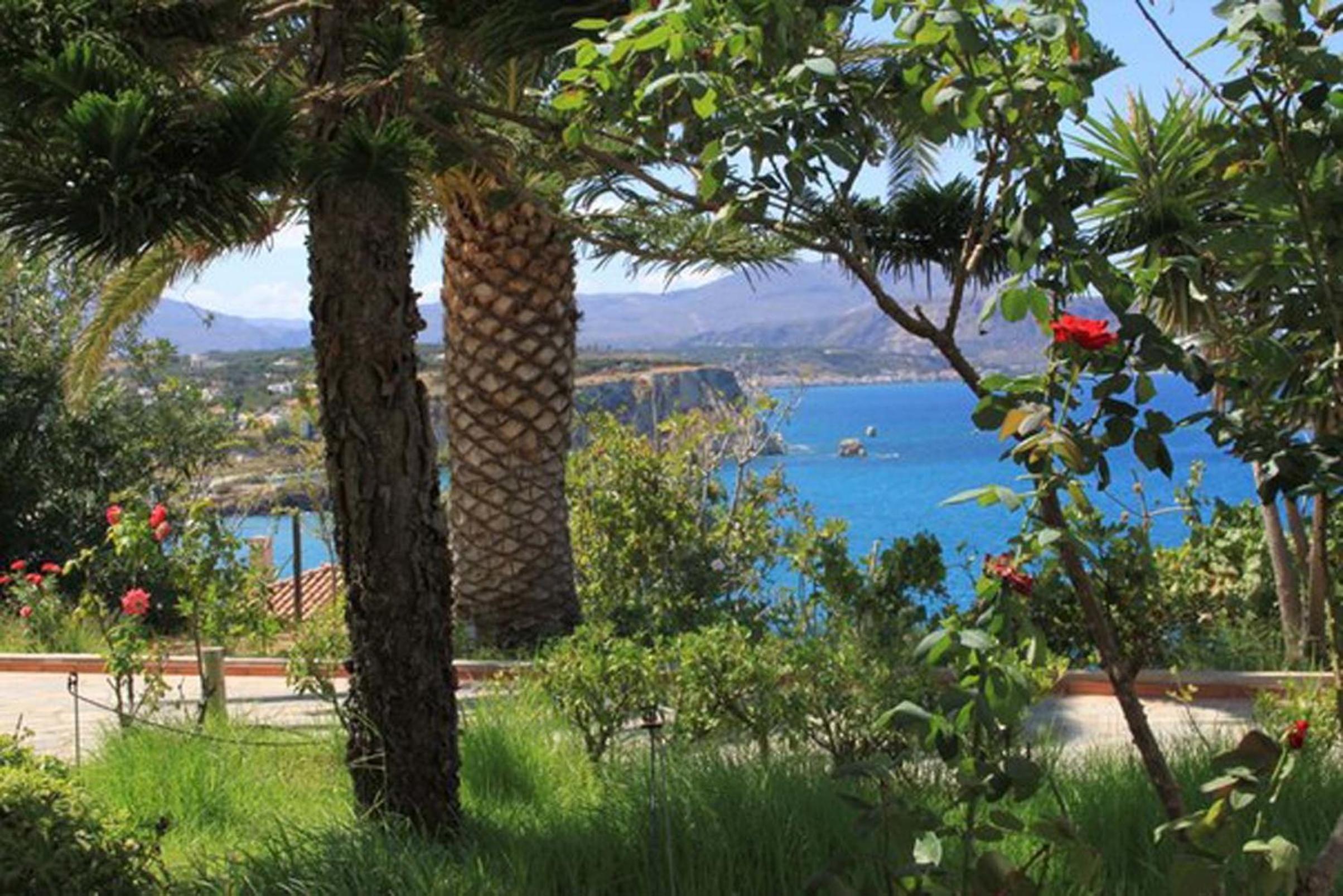Garden Quadruple Room with Sea View