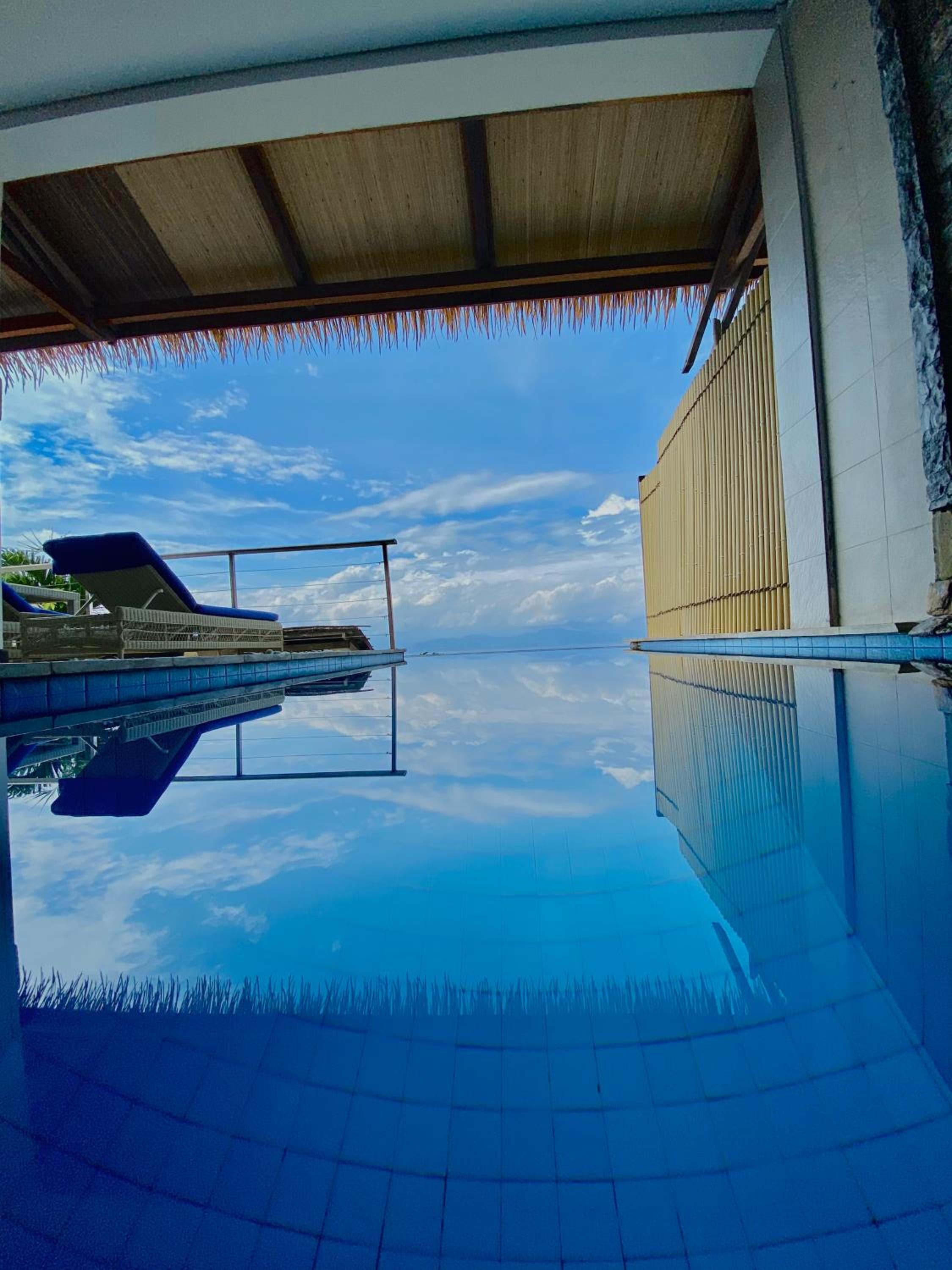 One-Bedroom Villa with Infinity Pool - Mid Level photo 3
