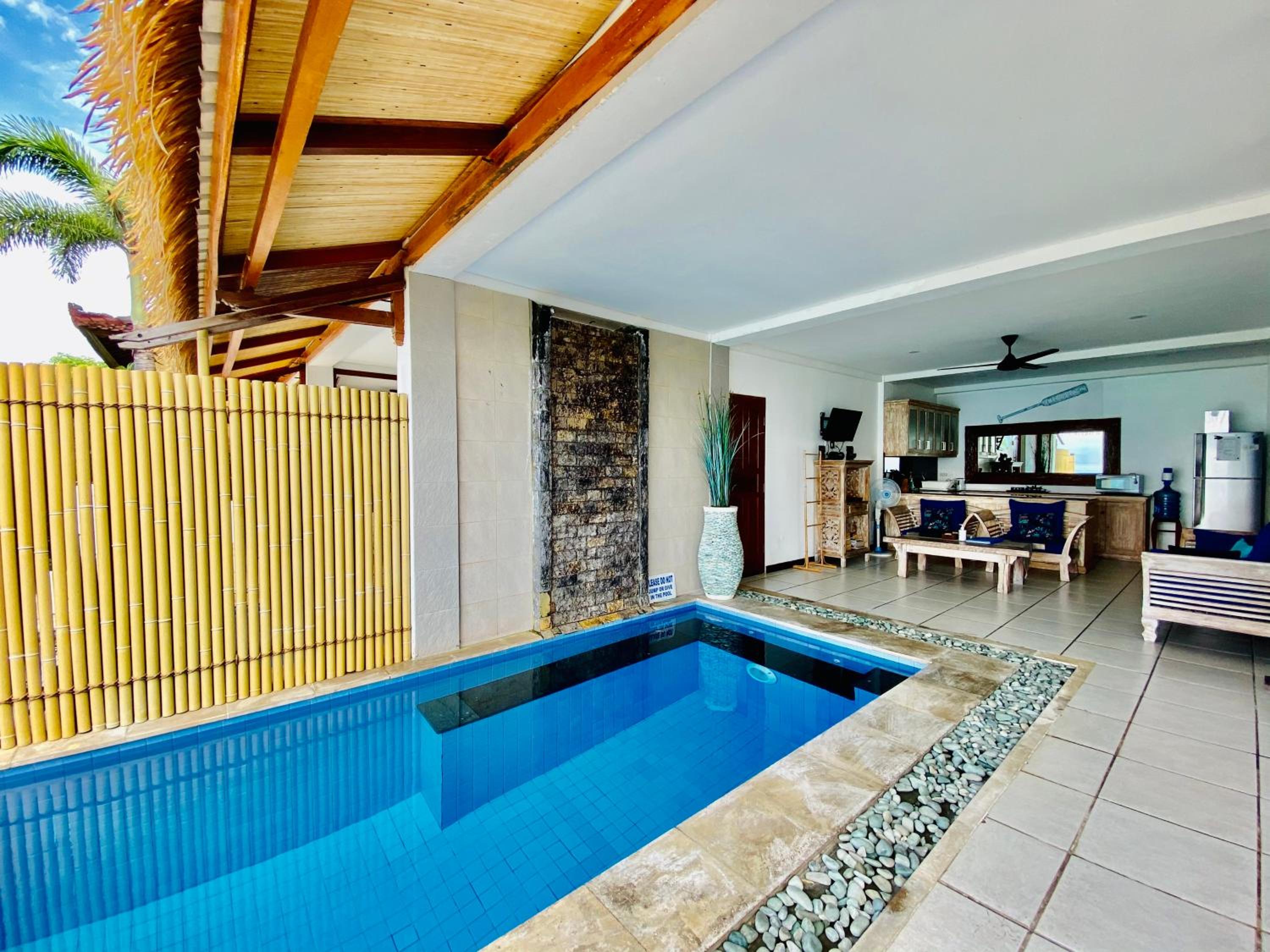 One-Bedroom Villa with Infinity Pool - Mid Level photo 2