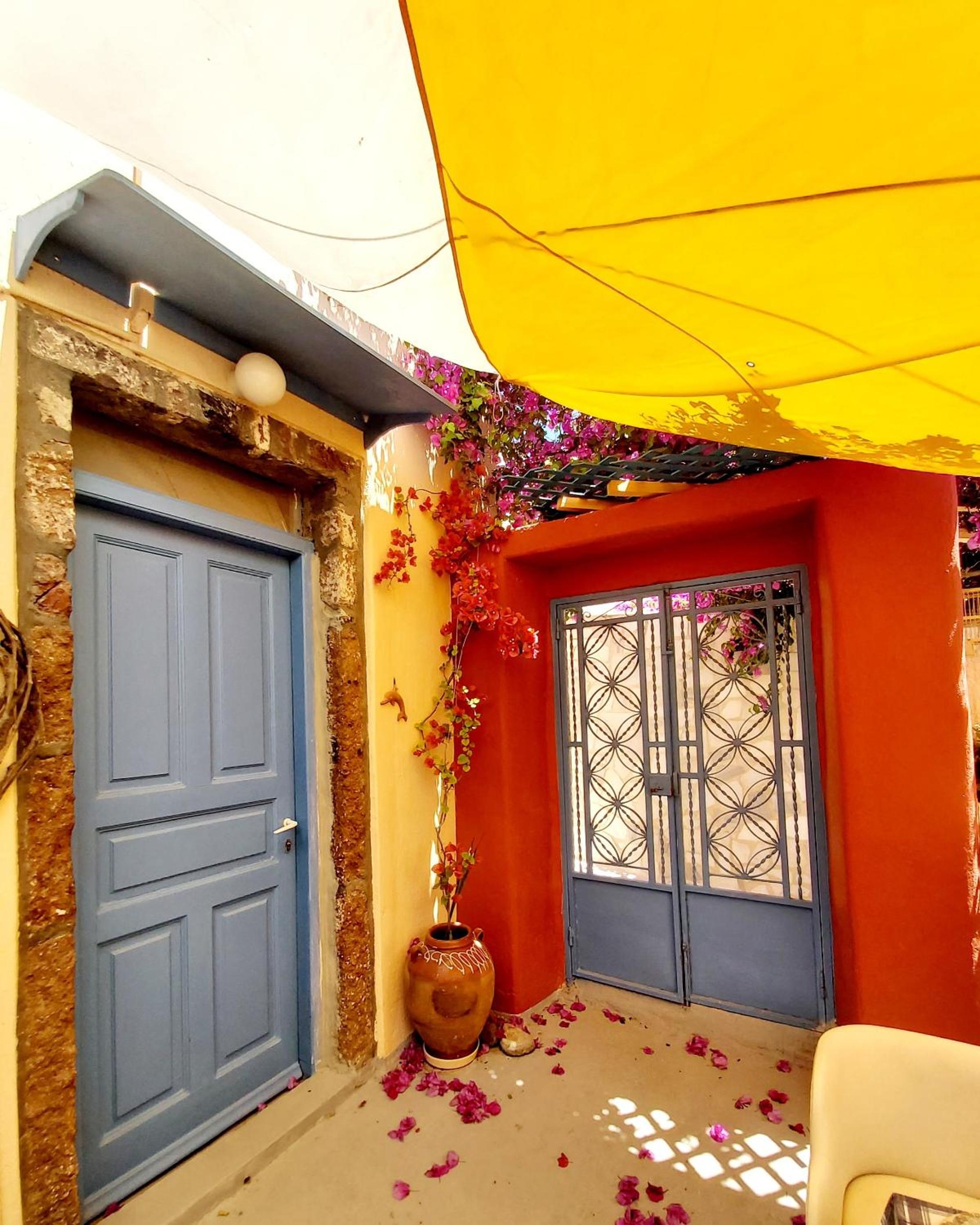 Junior Cave Apartment