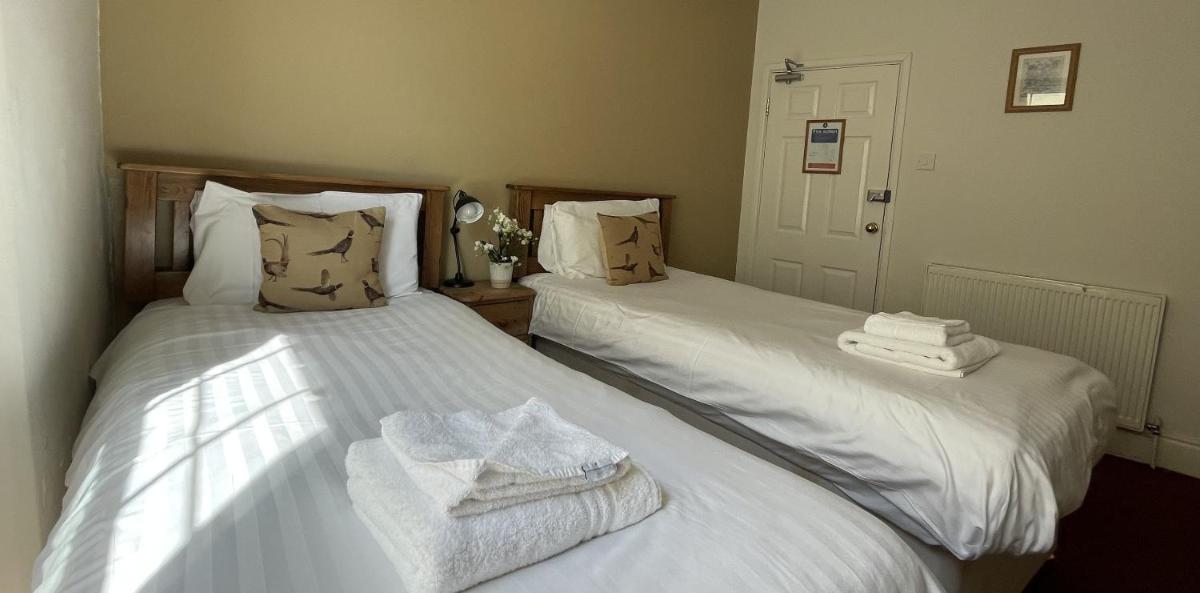 Twin Room with Private Bathroom photo 1