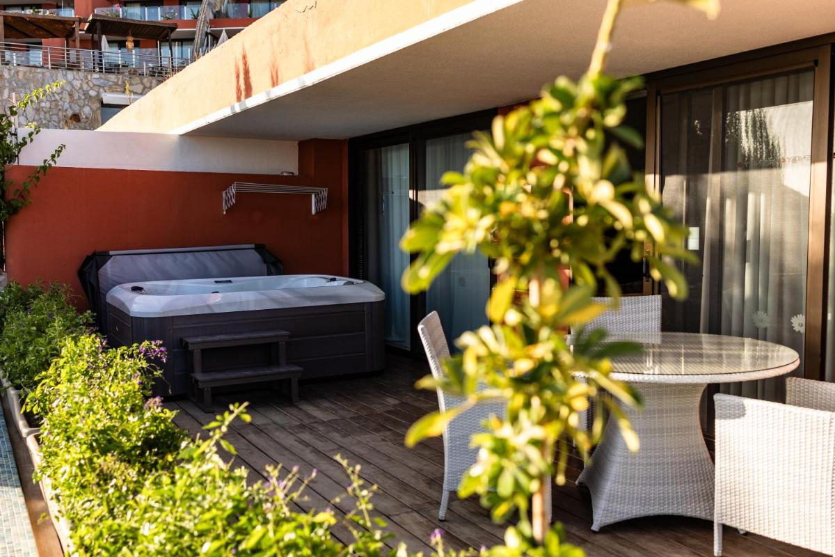 Villa Aqua