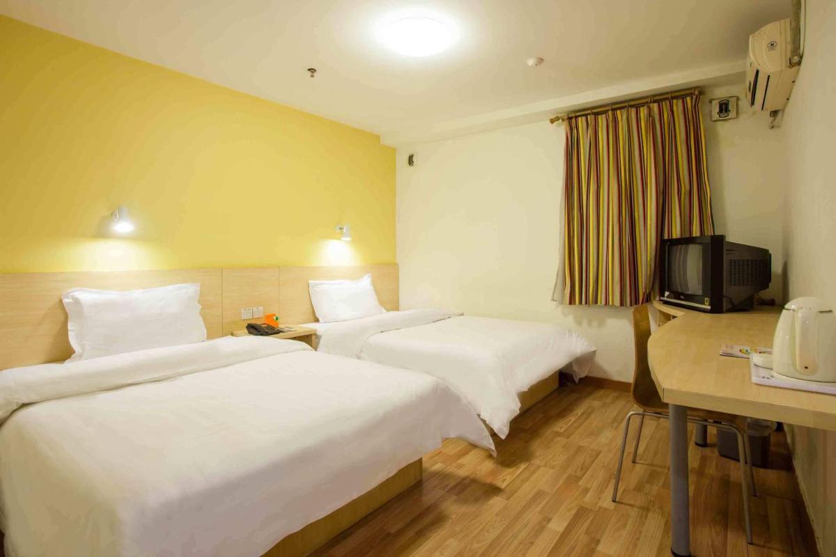 Mainland Chinese Citizens - Special offer Twin Room photo 1