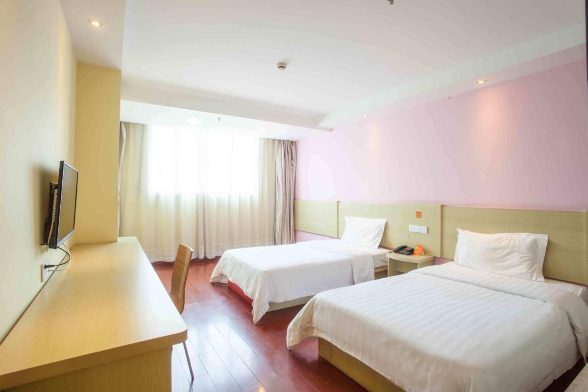 Mainland Chinese Citizens - Special offer Twin Room photo 2