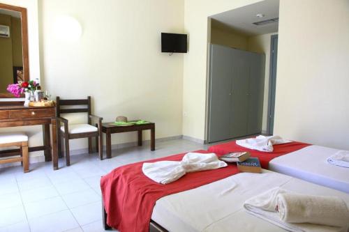 Double or Twin Room photo 2