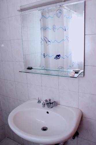 Standard Triple Studio - Ground floor photo 2