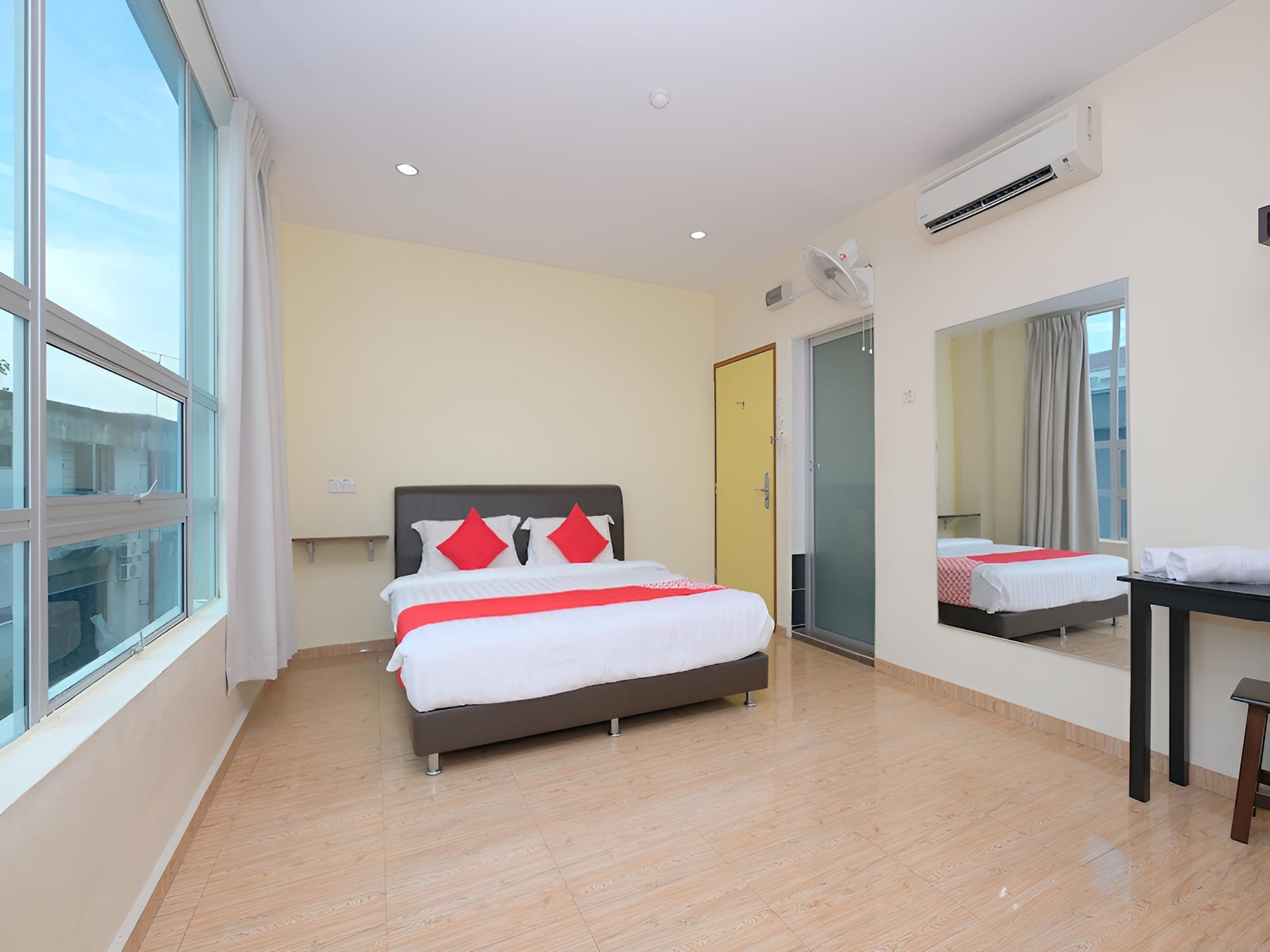 Deluxe Double Room, 1 King Bed photo 2