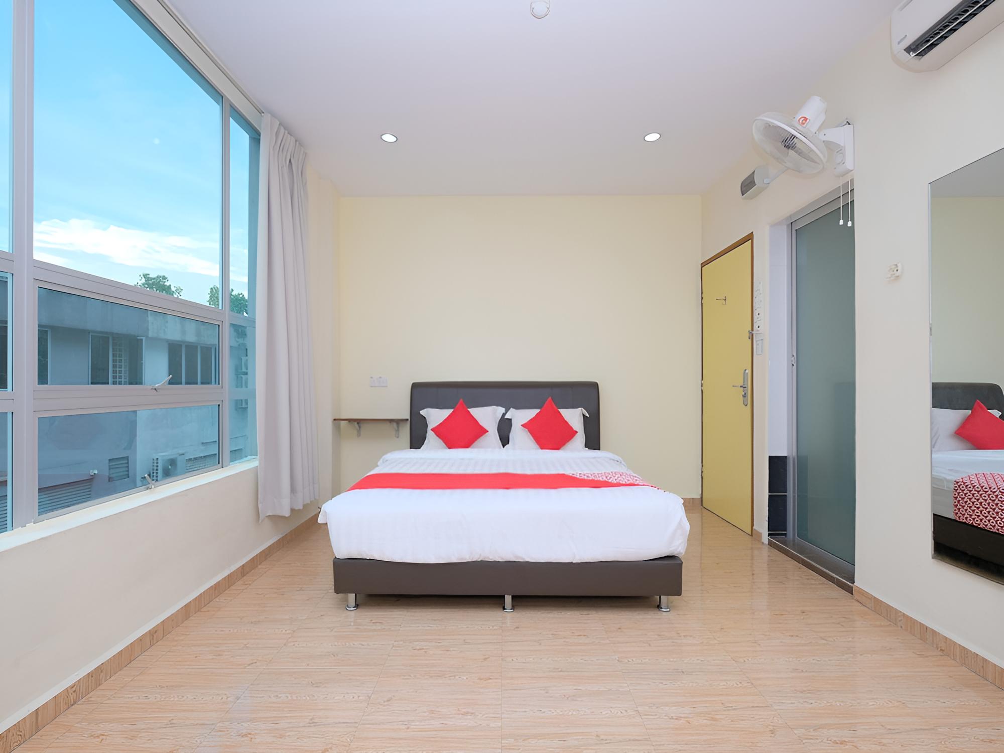 Deluxe Double Room, 1 King Bed photo 3