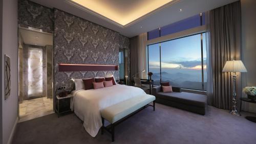 Junior Suite (Breakfast + Welcome Drink)
