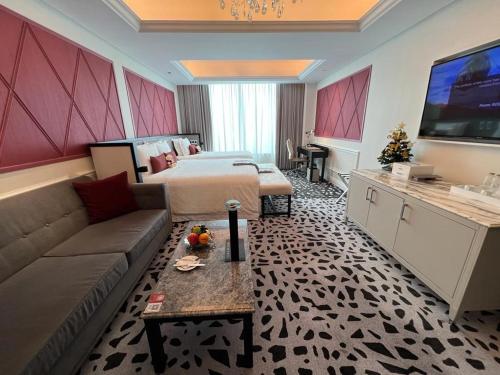 Superior Family Room