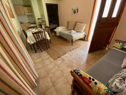 One-Bedroom Apartment (3 Adults)